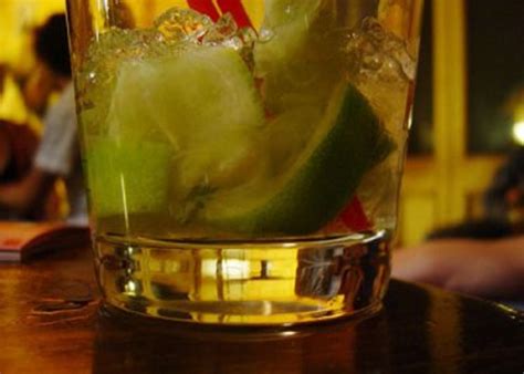 Von 19:00 bis 21:00 happy hour. warmer Caipirinha - Rezept mit Bild - kochbar.de
