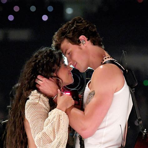 best twitter reactions to shawn mendes and camila cabello s kissing video vogue