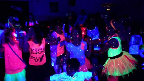 With cool blacklight cups every celebration gets a boost. Shania's 12th Birthday Neon Glow - Video Disco - YouTube