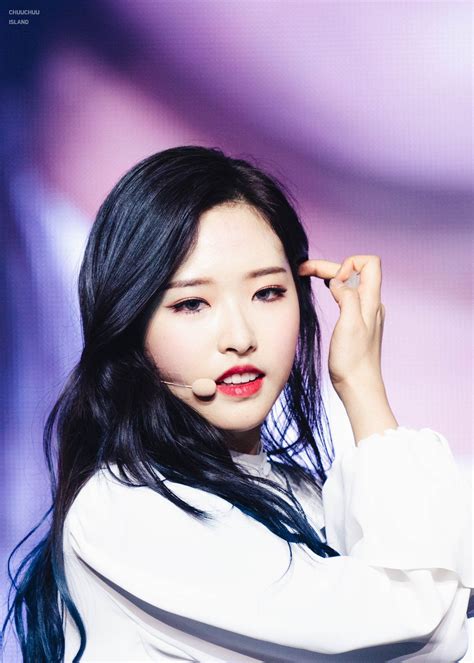 On Twitter Loonaverse Oliviahye Loona Pop Group Girl