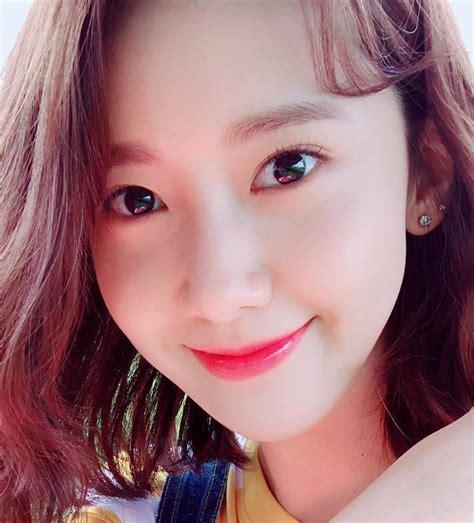 Snsd Yoona Mesmerizes Fans With Her Lovely Selfie Wonderful Generation