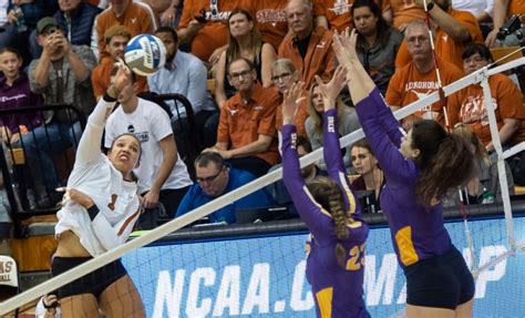Texas Volleyball Eliminated From Ncaa Tournament By Louisville Horns