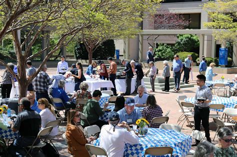 UT Southwestern Alumni Reconnect at Alumni Reunion - UT Southwestern
