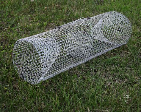 Even though traps can be bought nearly anywhere, it adds. A Short Discussion on Crawfish Traps (page 3) - by Keith Williams - How to Make a Crawfish Trap ...