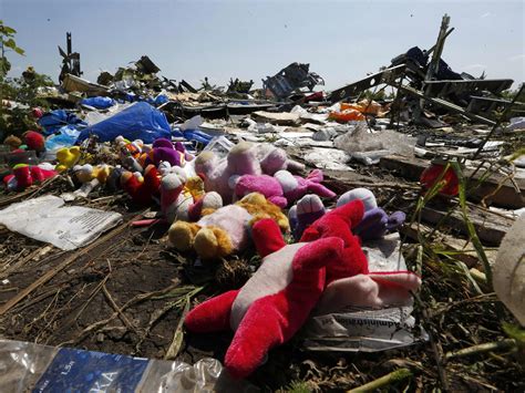 Malaysia Airlines Flight 17 Crash Site Remains Unsecured Due To