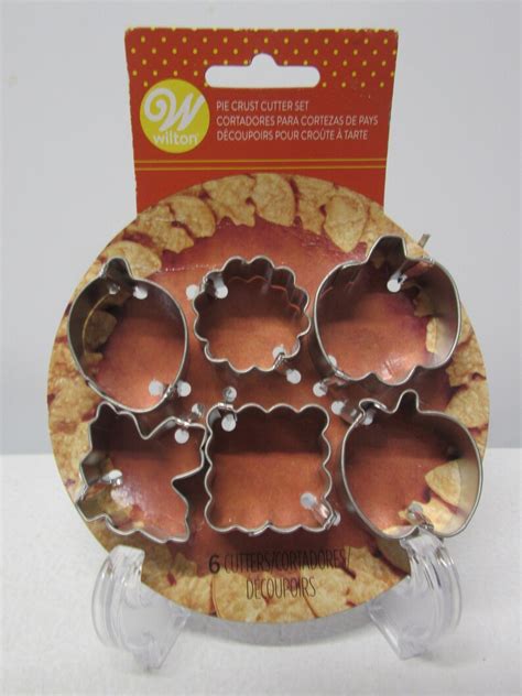 Wilton Miniature Stainless Steel Fallautumn Cookie Pie Crust Cutter