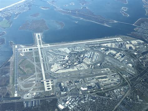 Kennedy international airport (jfk) serving the city of new york and new jersey. John F. Kennedy International Airport - Reiseführer auf ...