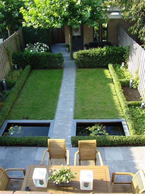 Ein sicherer stand wird durch eine verankerung für holzpfosten erreicht, die zusätzlich in beton eingegossen werden. 1001+ Gartenideen für kleine Gärten - tolle ...
