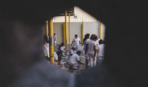 Fotos Días Eternos En Una Cárcel De Mujeres De El Salvador El PaÍs Semanal