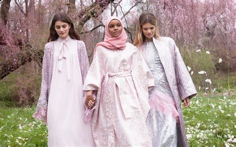The Contemporary Muslim Fashions Exhibition Lifestyle Mojeh Magazine