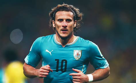 Diego Forlan Biography Height And Life Story Super Stars Bio