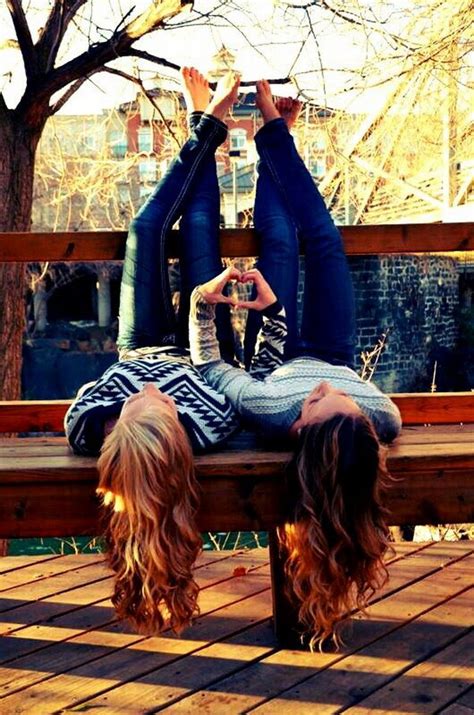 Fun And Creative Best Friend Photoshoot Ideas