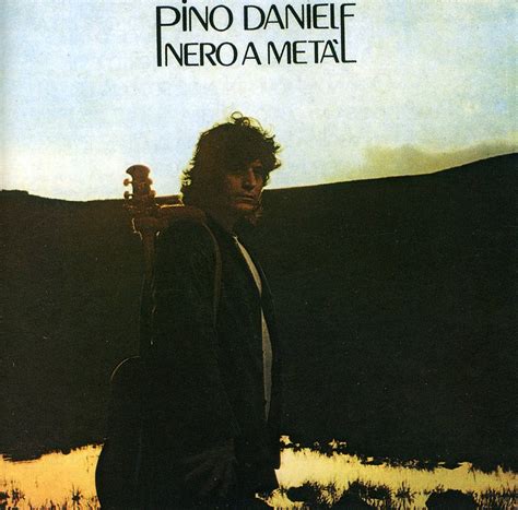 Secondo disco più vnduto dell'anno, ha riscosso un grandissimo successo, con ben dieci dischi di platino e oltre un milione di copie vendute, lavoro in studio che ha consentito al cantautore napoletano di vincere il festivalbar'97. "Puozze passà nu guaio", canta Pino Daniele | Il Mediano