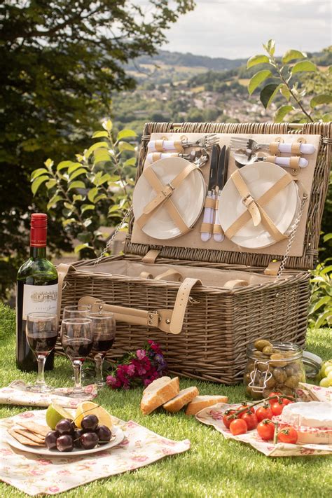 Picnic Basket Personalised 4 Person Floral Accent British Picnic