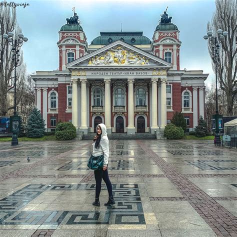 📍 Teatro Nacional Ivan Vazov Sófiabulgária ⠀ Mansions Bulgaria