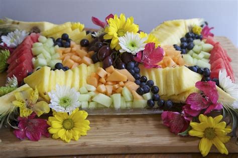 How To Make A Beautiful Fruit Tray