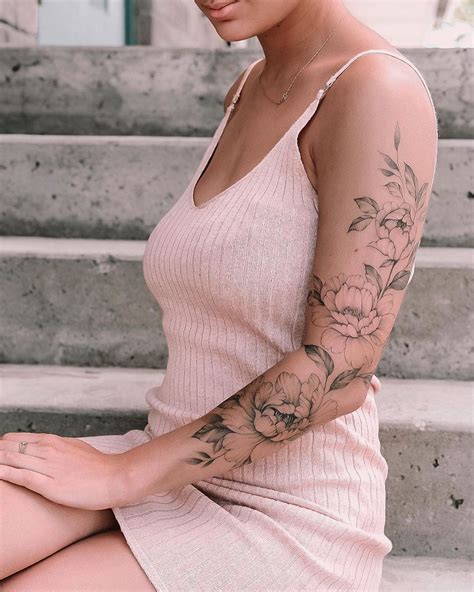 Medusa In 2020 Tattoos Floral Tattoo Sleeve Sleeve Tattoos For Women