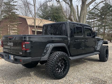 2020 Jeep Gladiator Fuel Cleaver Rough Country Custom Offsets