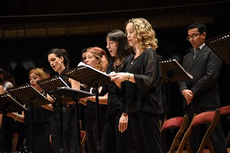 Voces Femeninas Del Coro Nacional De Jóvenes Interpretan A Gustav Holst