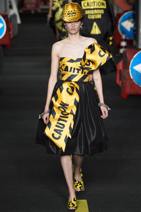 Moschino Spring 2016 Ready To Wear Fashion Show With Images Fashion