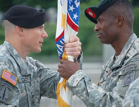 Milwaukee Recruiting Battalion Welcomes New Commander Article The