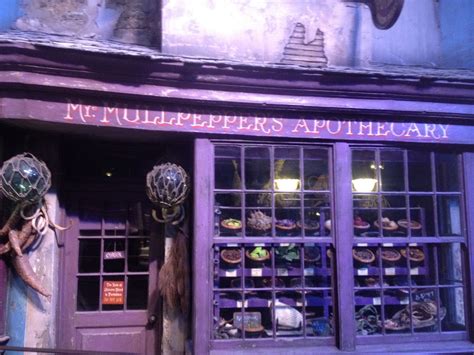 Mrmullpeppers Apothecary Diagon Alley Harry Potter World Apothecary