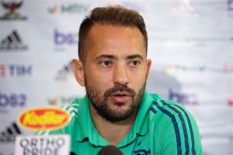 Formed at corinthians, after a loan at são caetano he. Autor de golaço, Everton Ribeiro afirma: 'Flamengo entrou no campeonato de vez' O Dia - Flamengo ...