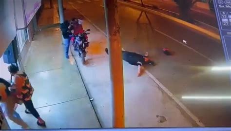 Ladrón mata a su cómplice por error durante asalto VIDEO