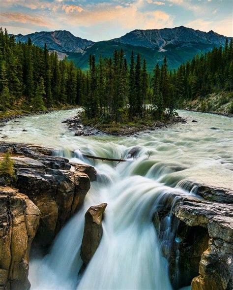 Pin By Maya 47000 On Nature Paysages Canada National Parks