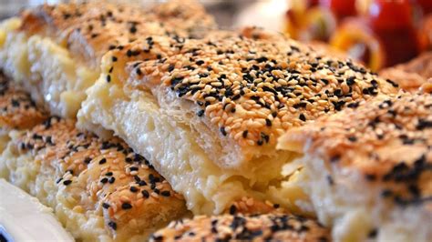 Yufkasız kahvaltılık börek tarifi 2 yumurta yetiyor