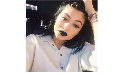 How To Wear Black Lipstick Like Kylie Jenner Grazia