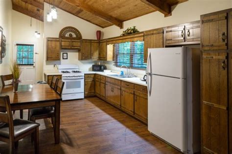 Kitchen 2 Bdrm Cabin ⋆ Forrest Hills Resort