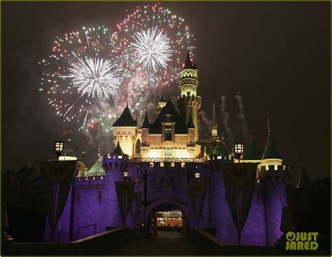 Disney Parks Announces The Return Of Fireworks Shows At Disneyland