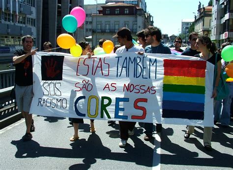 Participação Na Marcha Do Orgulho Lgbt No Porto Sos Racismo