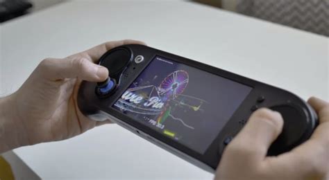 Smach Z Is A Handheld Gaming Pc Ready For Mass Production In 2019