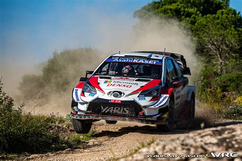 Sebastien ogier nakoniec vyhral s náskokom takmer minúty a pol. Sébastien Ogier − Julien Ingrassia − Toyota Yaris WRC − ...