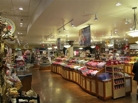 Opening hours for clothing stores in williamsburg, va. Barnette Family Happenings: Yankees