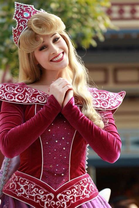 Contact princess aurora on messenger. Princess Aurora from Sleeping Beauty | Disney princess ...