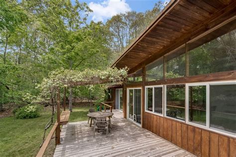 Some people still use sloped roofs on such houses, but the clean geometry of a flat roof can really help your place stand out.before you build, take a look at some flat roofed house pictures and discuss things with your architect. Springs modern-style home with slanted roof asks $995K ...