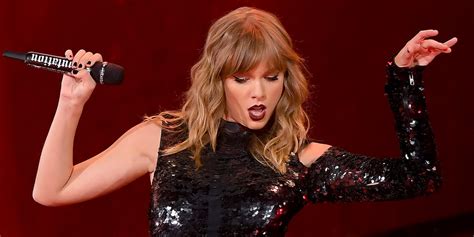 Taylor Swift Had A Slight Wardrobe Malfunction In Australia