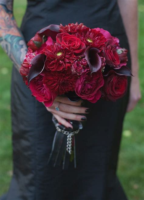 17 vintage wedding bouquets & other floral arrangements. 34 best Gothic Wedding Flowers images on Pinterest ...