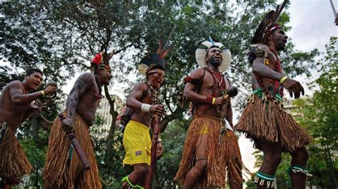 Brazil S Indigenous People Perform Ritual Dance During Protest Against Land Threats