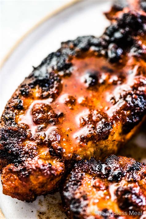Combine the flour and some cayenne, salt and black pepper. Thin Inner Cut Porkchops Receipe / Pan-Seared Boneless Pork Chops | Boneless pork chop ...