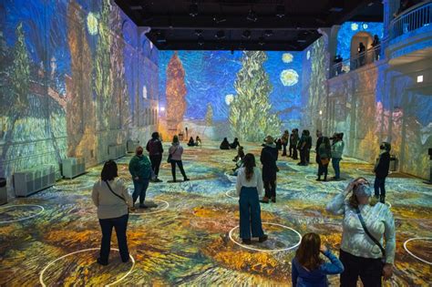 This Mesmerizing Immersive Van Gogh Exhibition Has Just Been Extended