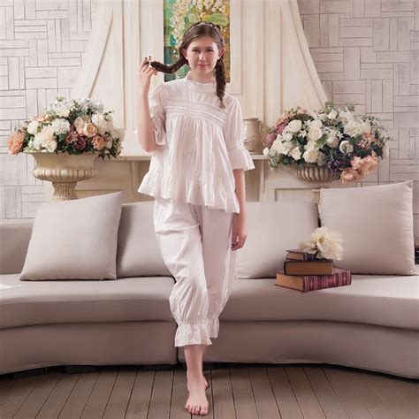 2017 New Nightgowns Sweat Warm Sleepwear Korean Girl Lace Pajamas