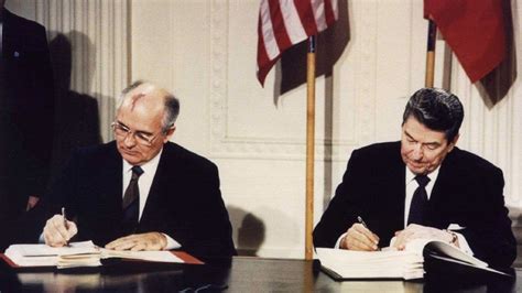 Qué Fue La Perestroika La Política De Mikhail Gorbachov Que Borró A La