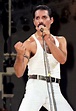 Freddie Mercury at Wembley Stadium (Live Aid) 1985 : OldSchoolCool