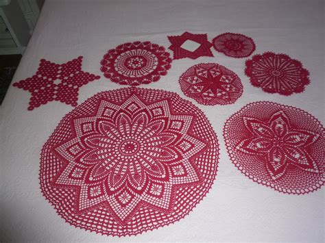 Maglia e uncinetto,amigurumi,uncinetto gratis.schemi gratis le più belle idee per creare decorazioni natalizie all'uncinetto e in amigurumi: Uncinetto&Ricamo: centrini natalizi