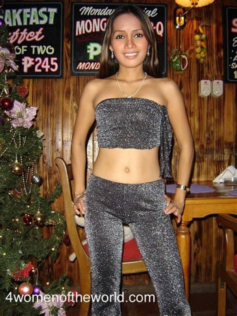 Filipinabargirl Hottie From Angeles City Loves To Celebrate Christmas