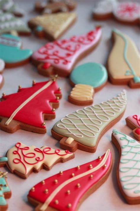 Cookie tutorials and pictures of cute cakes that i like. Colorful Decorated Christmas Cookies & Brunelli Bedding | Sweetopia